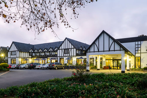 ANEW Hotel Hilton